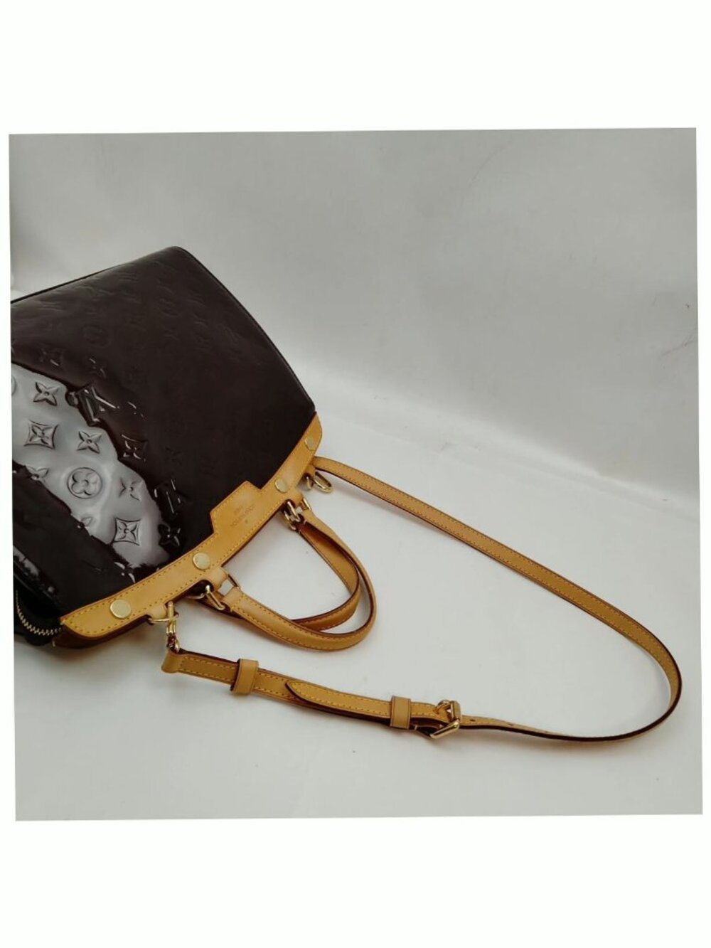 Authentic Louis Vuitton Brea MM Vernis Amarante Satchel Bag - Picture 5 of 9